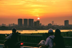 ベトナム　ハノイの街に沈む夕陽